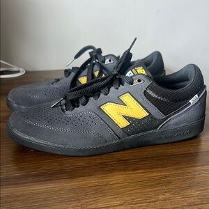 New Balance Men's Gray and Yellow Sneakers